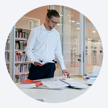 31 | 7 plus 5: Favoriten aus den Bücherregalen