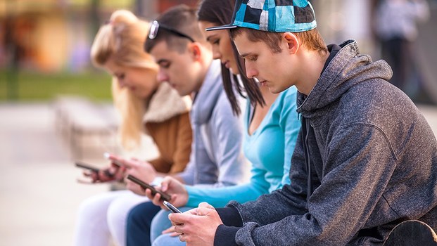Wirkt sich frühe Social-Media-Nutzung auf die Schulleistungen aus?