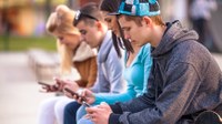 Wirkt sich frühe Social-Media-Nutzung auf die Schulleistungen aus?