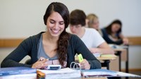Zweigliedriges Schulsystem in Berlin: Das Abitur wird öfter, aber weiterhin sozial ungleich erworben