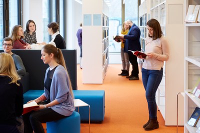 Sitzecke der Frankfurter Forschungsbibliothek