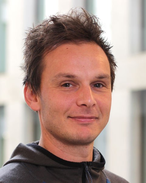 Portraitfoto Fabian Zehner